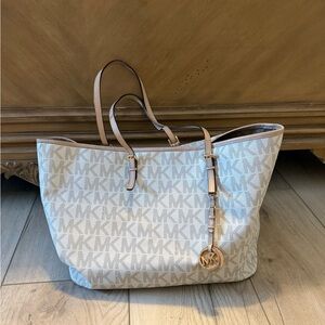 Michael Kors Vanilla MK Monogram Large Jet Set Tote Bag